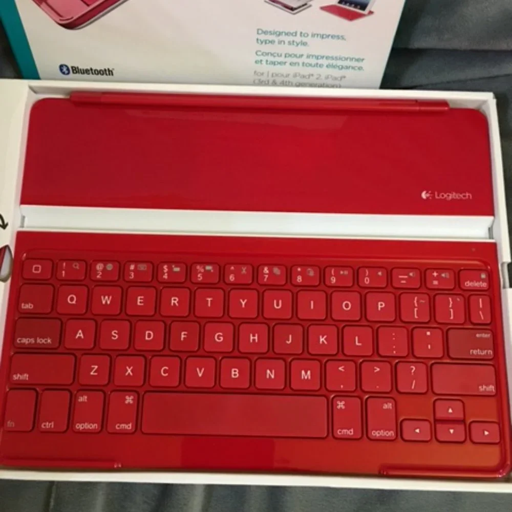 Logitech Keyboard iPad Cover
